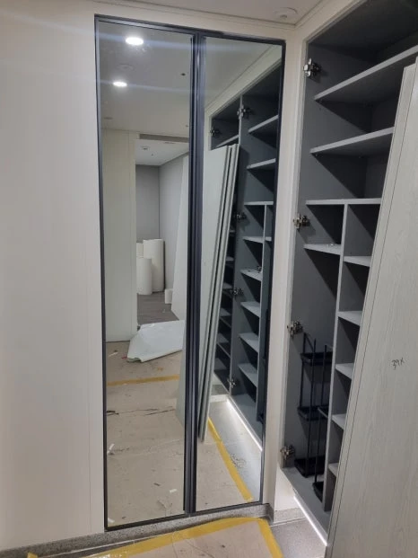 e편한세상 고덕 어반브릿지 신발장 거울문 시공 사진 15