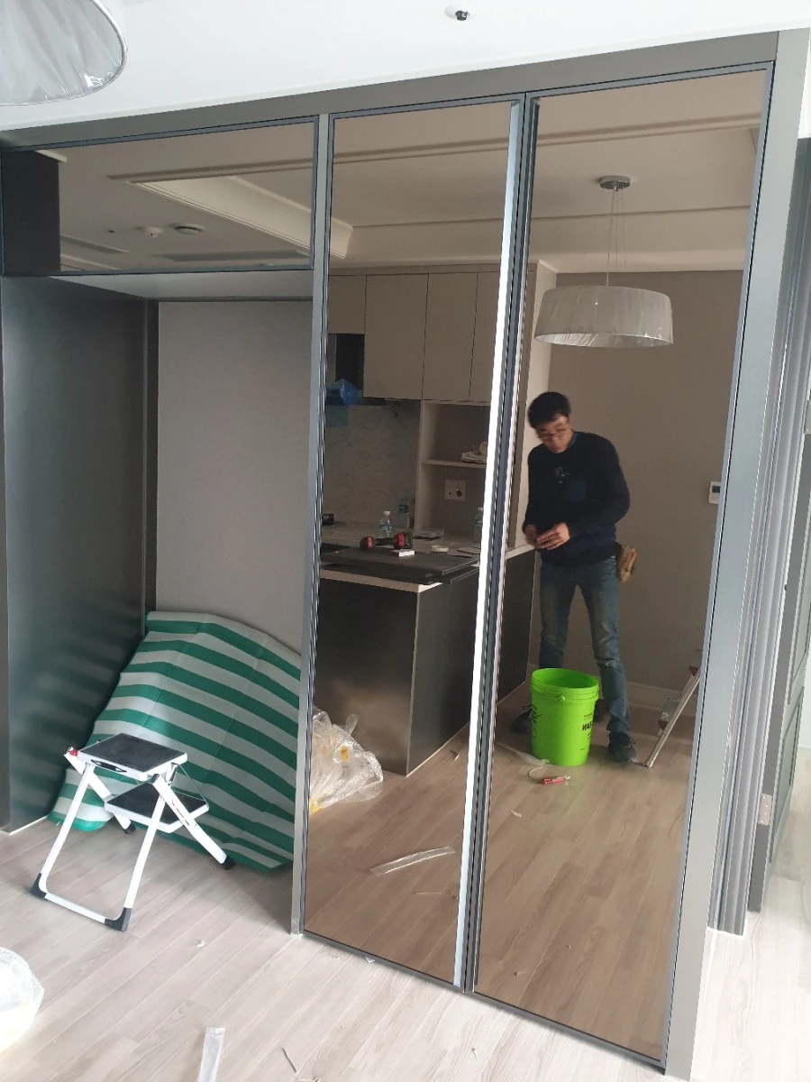 e편한세상 독산 더타워 냉장고장 거울문 시공 사진 5