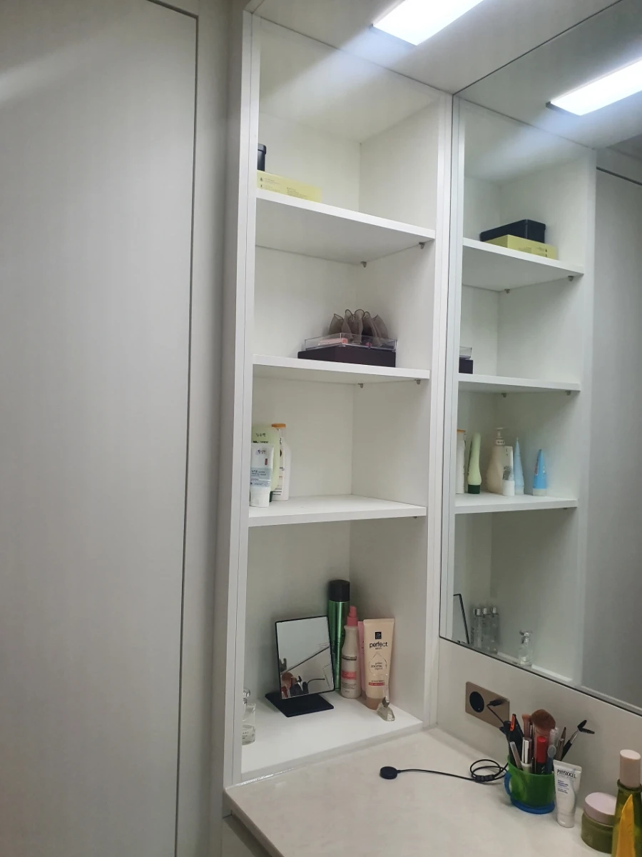검단신도시 예미지 트리플에듀 화장대 거울문 시공 사진 1