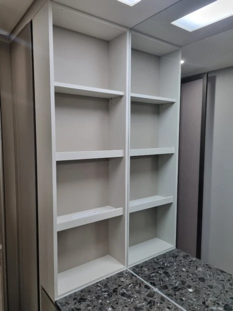 광교 풍경채 어바니티 화장대 거울문 시공 사진 1