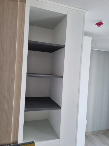 군자 서희스타힐스 장식장 유리문 시공 사진 3