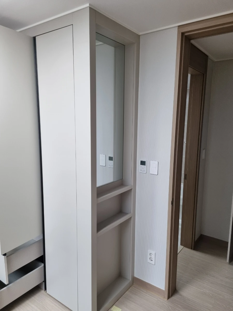동탄호수 하우스디 전신거울 시공 사진 3