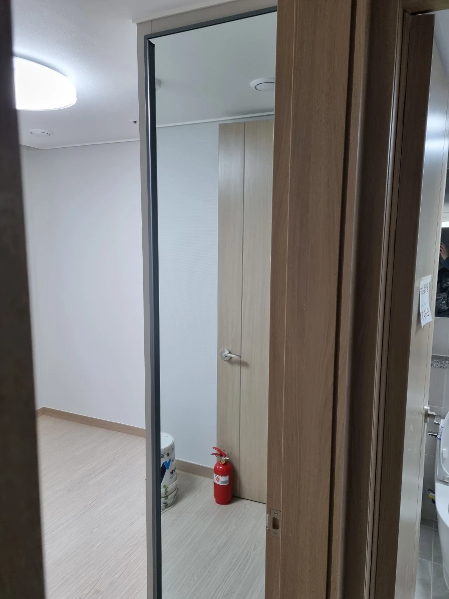 동탄호수 하우스디 전신거울 시공 사진 6