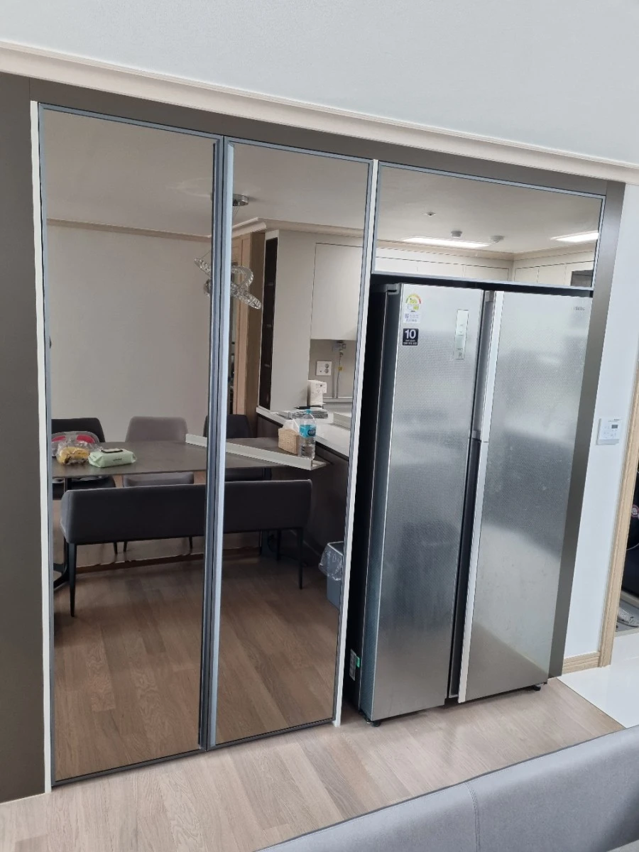 송산신도시 노블랜드 5·6차 냉장고장 거울문 시공 사진 6