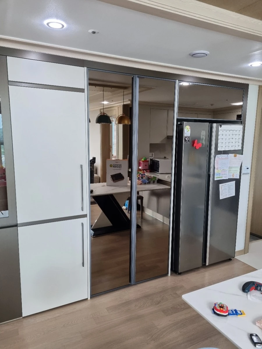 송산신도시 노블랜드 5·6차 냉장고장 거울문 시공 사진 9