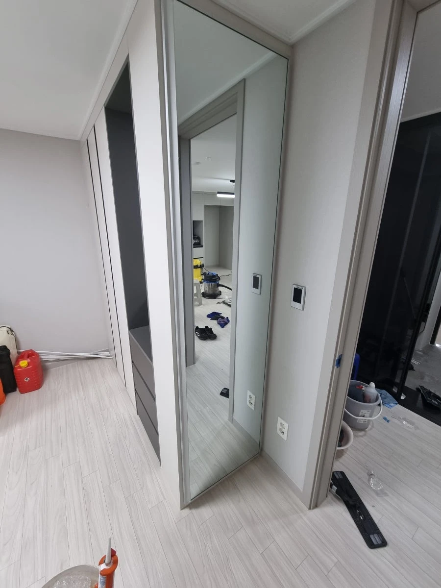 신흥역 하늘채 랜더스원 1·2·3·4단지 장식장 거울문 시공 사진 5