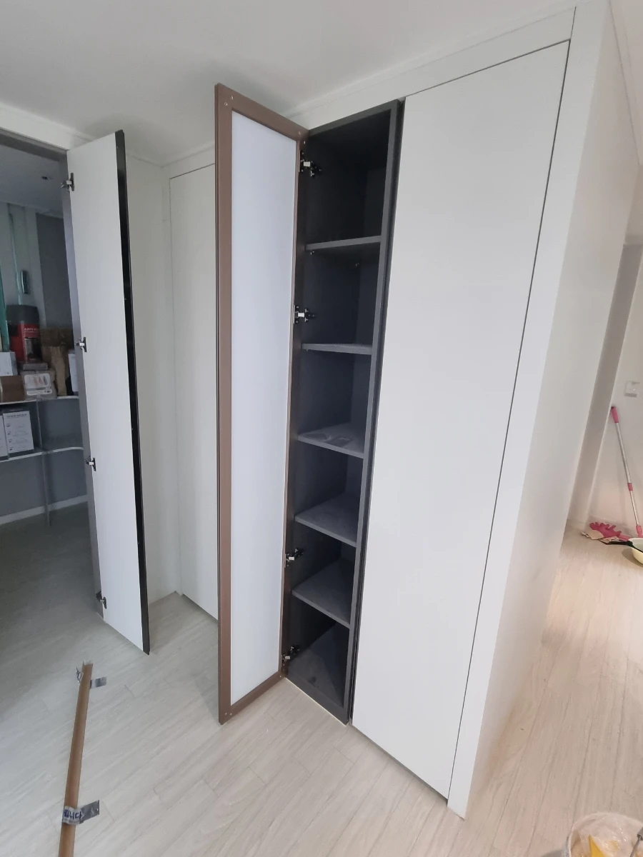 옥정역 로제비앙 메트로파크 1·2단지 장식장 거울문 시공 사진 5