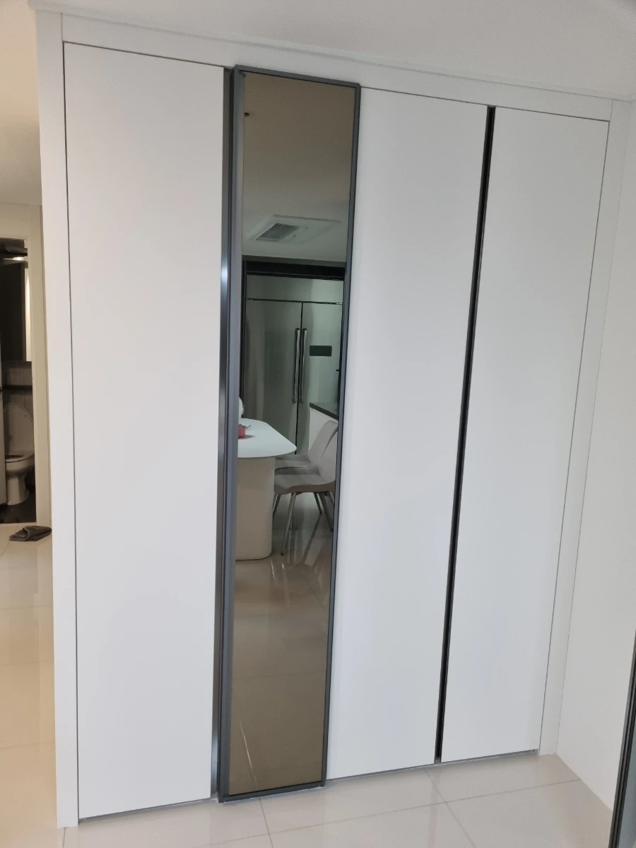 옥정역 로제비앙 메트로파크 1·2단지 장식장 거울문 시공 사진 7