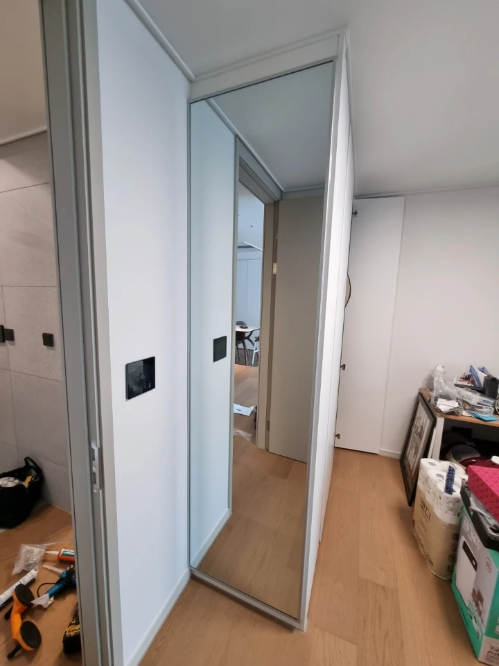 올림픽파크 포레온 전신거울 시공 사진 2