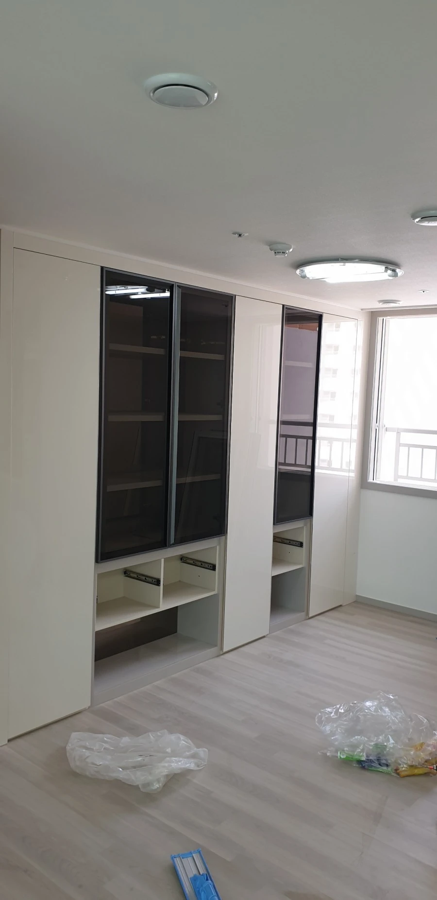 의정부고산 대광로제비앙 장식장 유리문 시공 사진 18