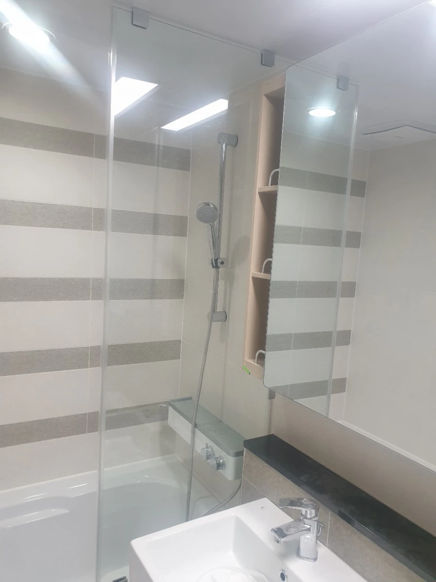일산 대방디엠시티 스카이뷰 오피스텔 욕조 파티션 시공 사진 2