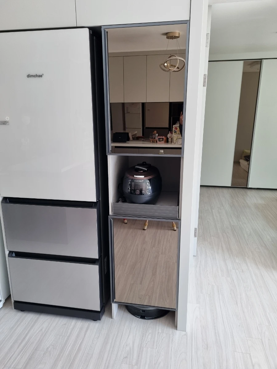 철산 롯데SK뷰 클래스티지 장식장 거울문 시공 사진 8