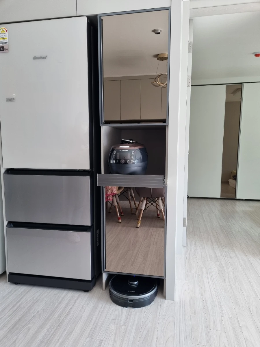 철산 롯데SK뷰 클래스티지 장식장 거울문 시공 사진 9