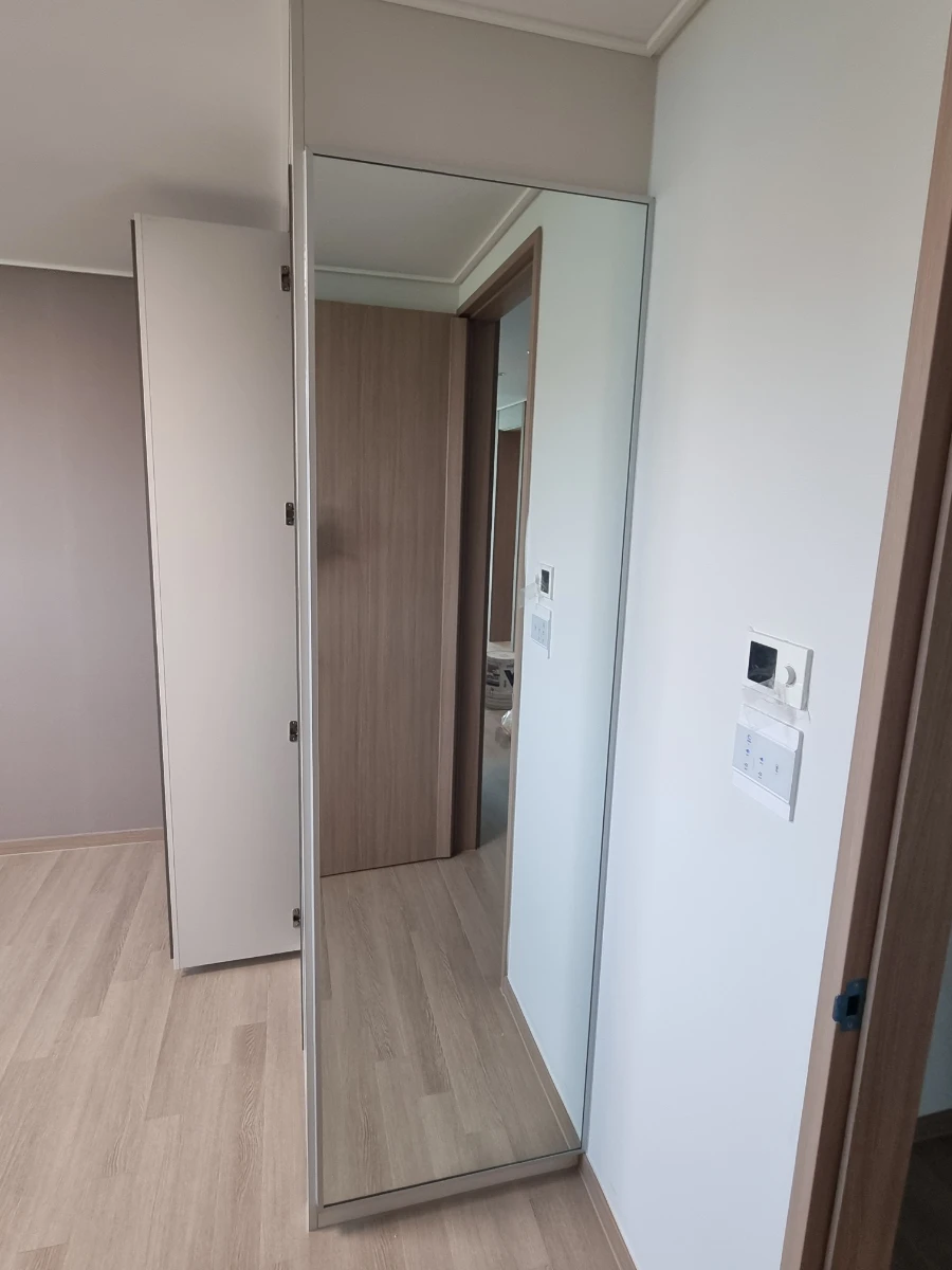 철산 롯데SK뷰 클래스티지 전신거울 시공 사진 4