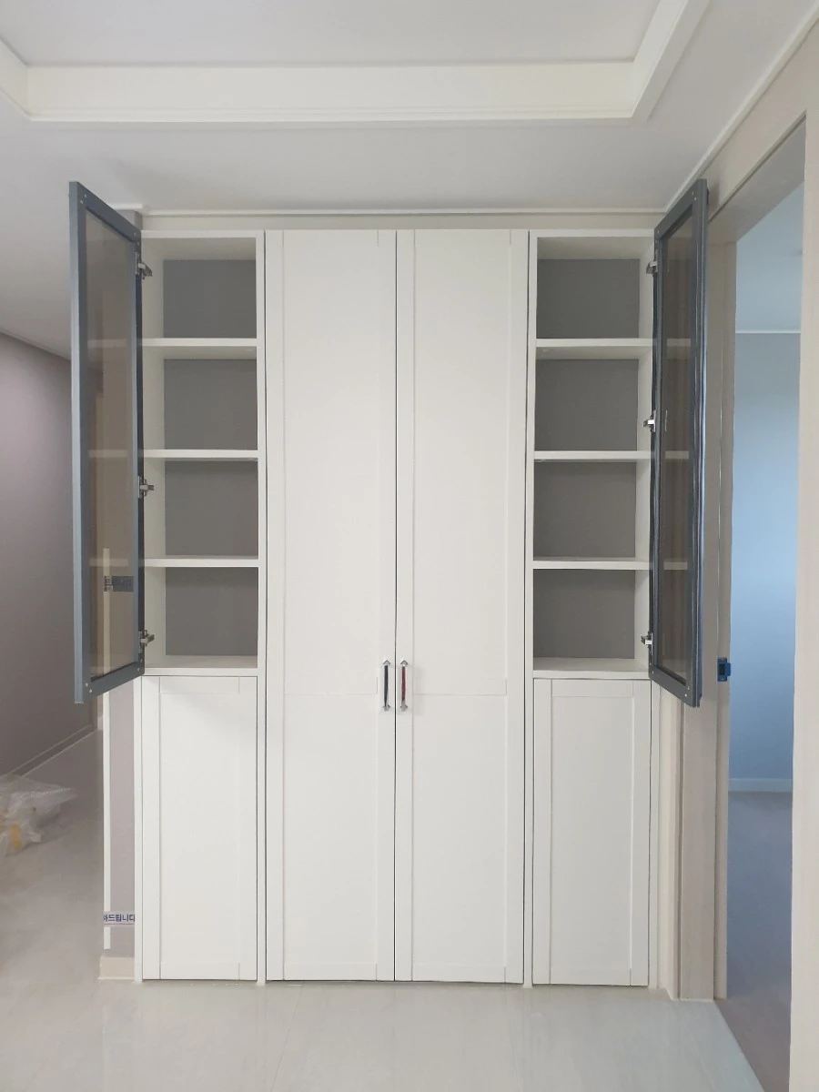 청주 우미린 풀하우스 장식장 유리문 시공 사진 5