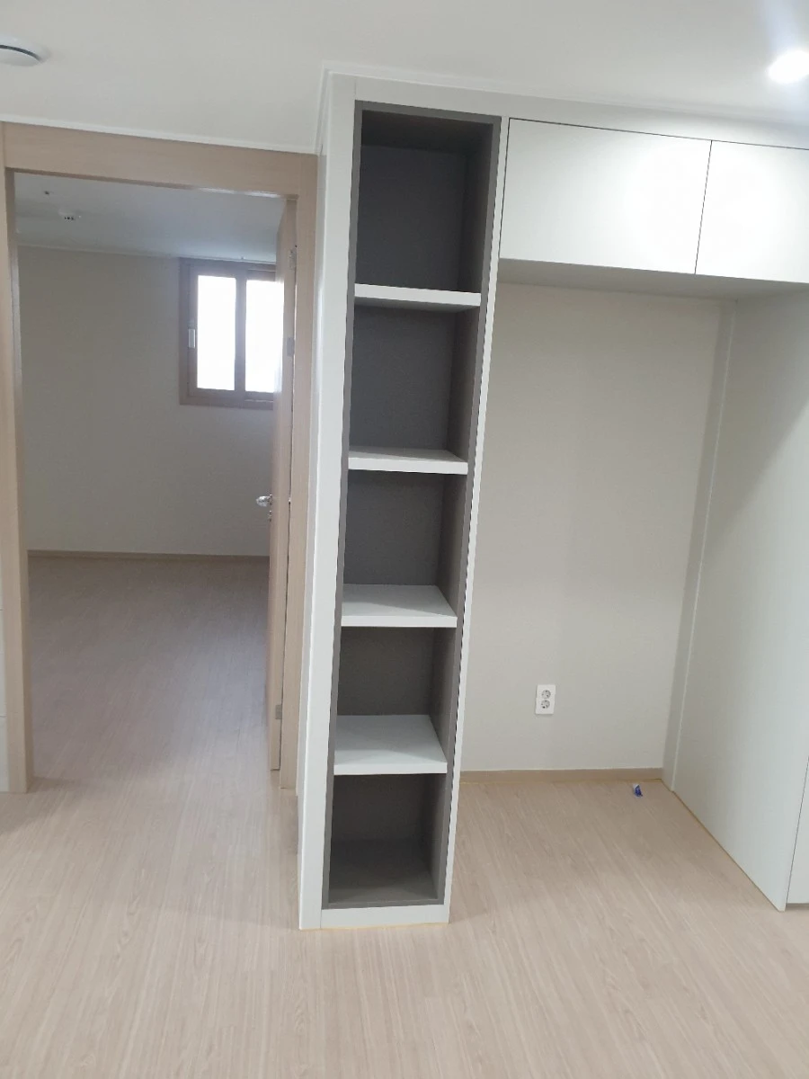 청주 행정타운 코아루 휴티스 전신거울 시공 사진 1