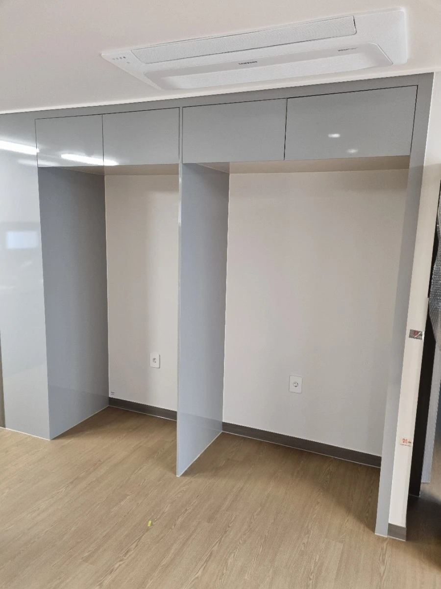 판교더샵 포레스트 11·12단지 장식장 거울문 시공 사진 1