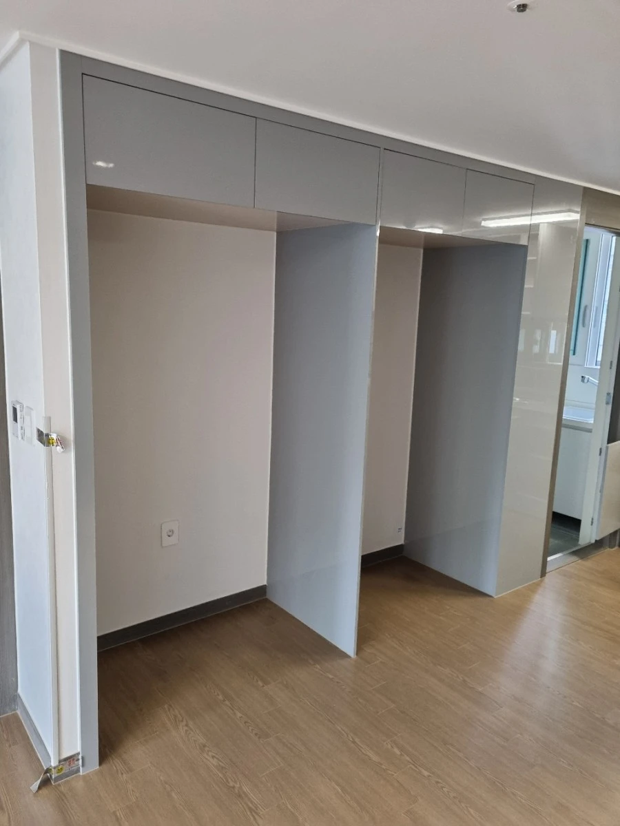 판교더샵 포레스트 11·12단지 장식장 거울문 시공 사진 7