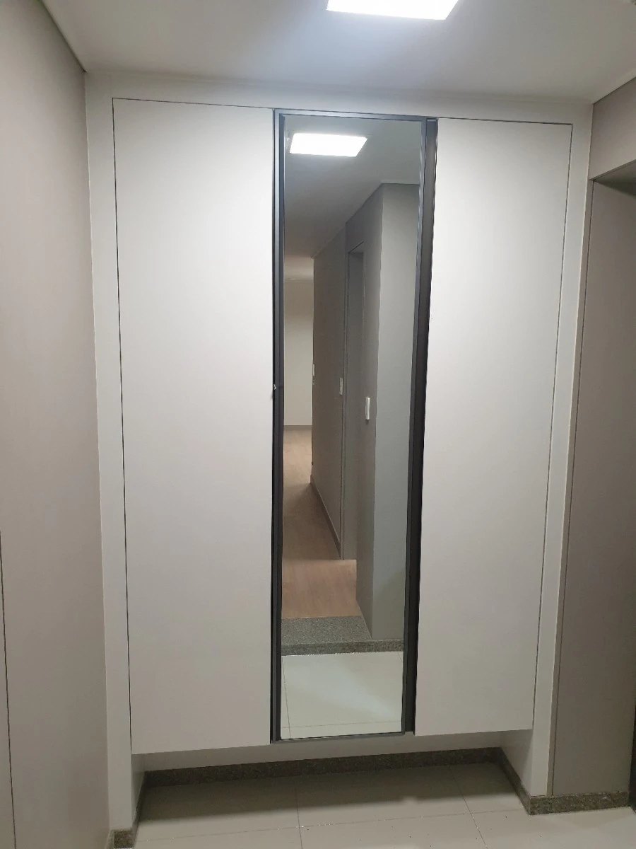 평촌 어바인퍼스트 1·2단지 신발장 거울문 시공 사진 2