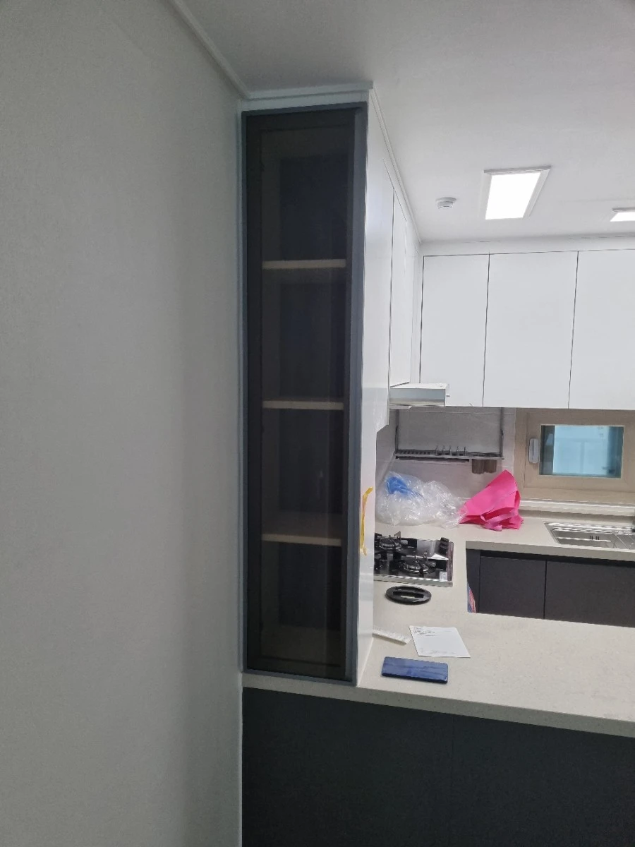 평택 동문굿모닝힐 맘시티 3단지 장식장 유리문 시공 사진 7