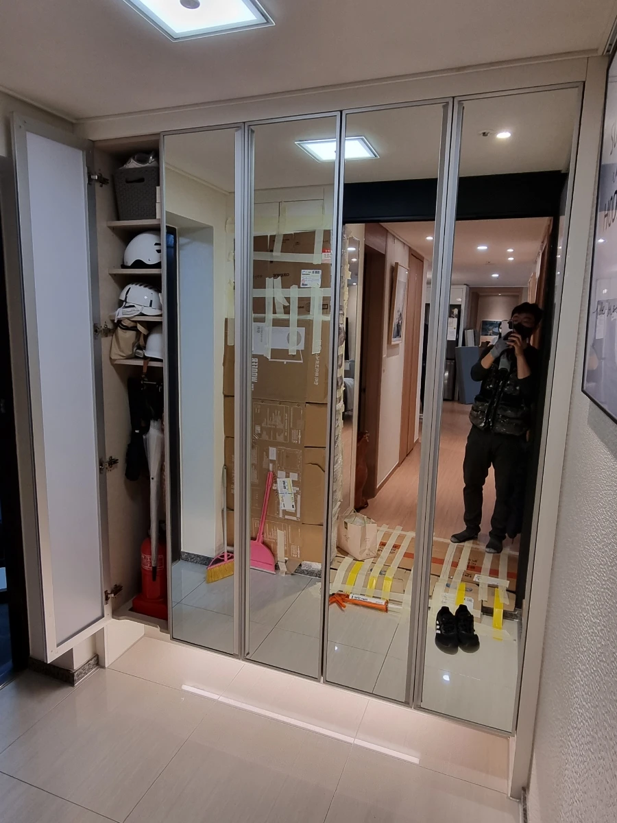 평택 센트럴자이 4단지 신발장 거울문 시공 사진 1