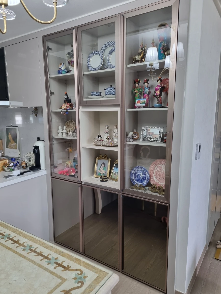 평택지제역 더샵 센트럴시티 장식장 유리문 시공 사진 5