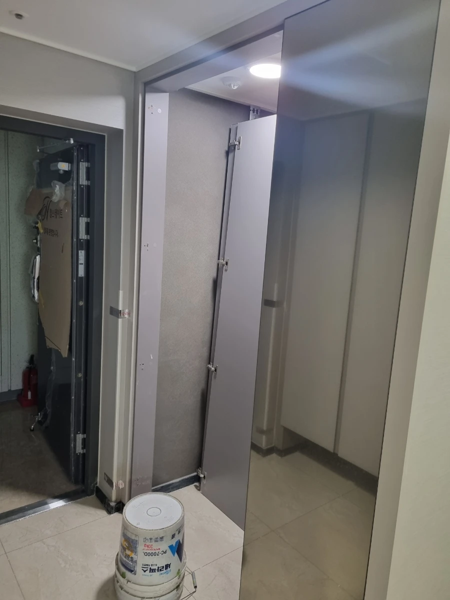 힐스테이트 광교산 신발장 거울문 시공 사진 3